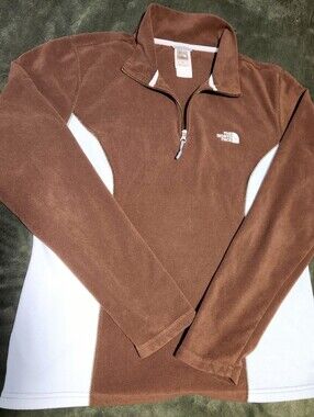 The NORTHFACE womens fleece Quarter Zip